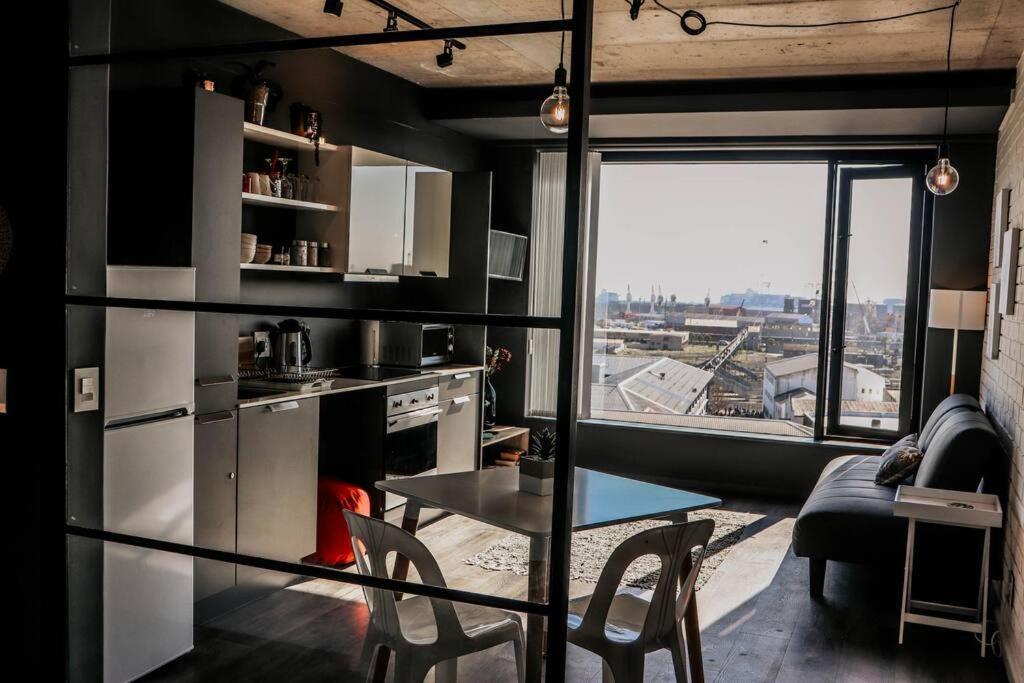 Wex829- Modern Woodstock With Pool And Gym Access And Secure Parking * Kapstadt