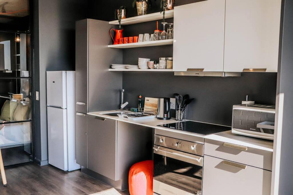 Wex829- Modern Woodstock With Pool And Gym Access And Secure Parking